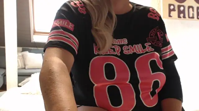 Snapshot of KimMitchelli chatting on November 2025 09:33:01 AM KimMitchelli online show from November 2025 09:33:01 AM