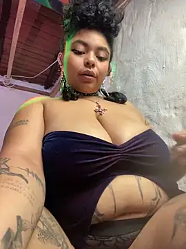 Snapshot of PrincessLauren420 chatting on January 2025 07:40:01 PM PrincessLauren420 online show from January 2025 07:40:01 PM