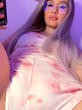 Snapshot of mollyxxx chatting on December 2024 01:02:01 AM mollyxxx online show from December 2024 01:02:01 AM