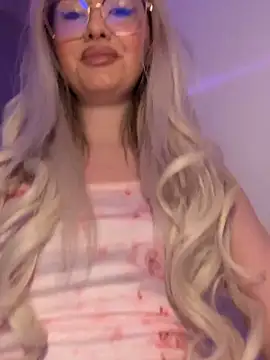 Snapshot of mollyxxx chatting on January 2025 01:49:01 AM mollyxxx online show from January 2025 01:49:01 AM