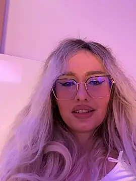 Snapshot of mollyxxx chatting on January 2025 06:13:01 AM mollyxxx online show from January 2025 06:13:01 AM