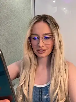 Snapshot of mollyxxx chatting on January 2025 02:29:01 AM mollyxxx online show from January 2025 02:29:01 AM