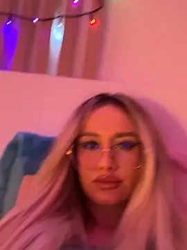 Snapshot of mollyxxx chatting on January 2025 10:50:02 AM mollyxxx online show from January 2025 10:50:02 AM