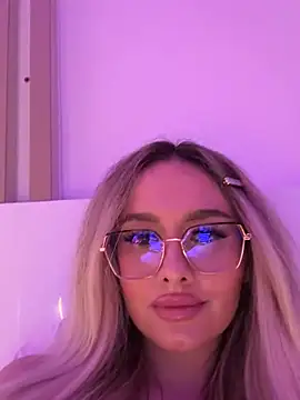 Snapshot of mollyxxx chatting on February 2025 01:55:02 AM mollyxxx online show from February 2025 01:55:02 AM