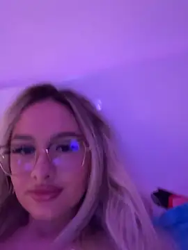 Snapshot of mollyxxx chatting on February 2025 01:41:02 AM mollyxxx online show from February 2025 01:41:02 AM