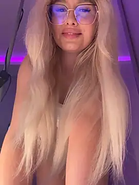 Snapshot of mollyxxx chatting on October 2025 01:49:02 AM mollyxxx online show from October 2025 01:49:02 AM