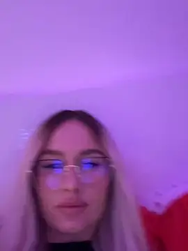 Snapshot of mollyxxx chatting on November 2025 01:08:01 AM mollyxxx online show from November 2025 01:08:01 AM