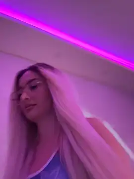 Snapshot of mollyxxx chatting on November 2025 03:39:02 AM mollyxxx online show from November 2025 03:39:02 AM