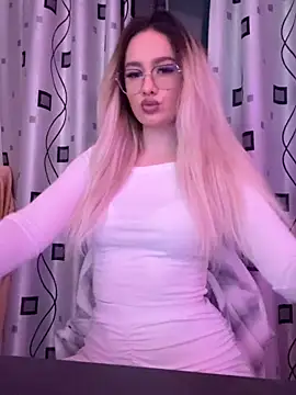 mollyxxx online show from February 2026 04:10:02 AM