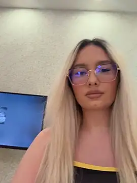 mollyxxx online show from April 2026 03:37:02 AM