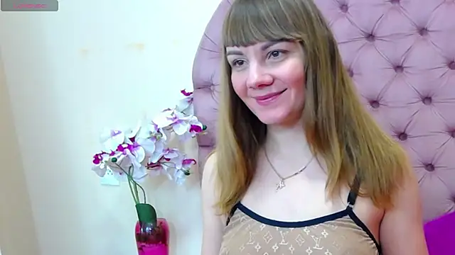 Snapshot of Leslie_passion chatting on February 2025 06:33:01 AM Leslie passion online show from February 2025 06:33:01 AM