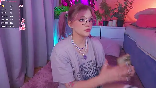 Snapshot of Crazy_Wine chatting on December 2024 01:14:01 AM Crazy Wine online show from December 2024 01:14:01 AM