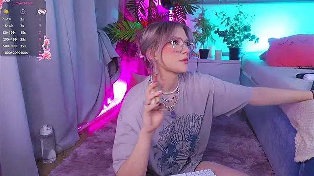 Snapshot of Crazy_Wine chatting on December 2024 10:57:02 PM Crazy Wine online show from December 2024 10:57:02 PM