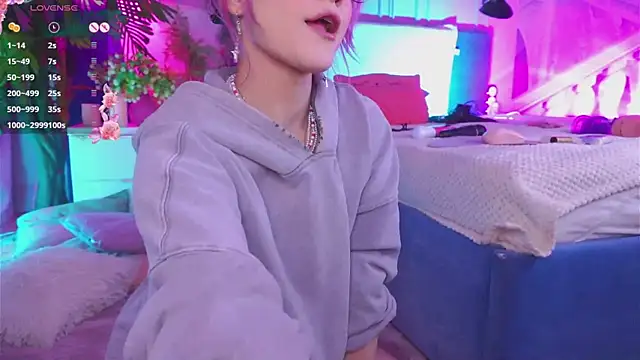 Snapshot of Crazy_Wine chatting on December 2024 09:58:02 PM Crazy Wine online show from December 2024 09:58:02 PM