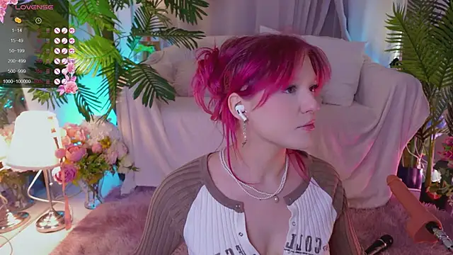 Snapshot of Crazy_Wine chatting on February 2025 02:44:02 PM Crazy Wine online show from February 2025 02:44:02 PM