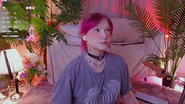 Snapshot of Crazy_Wine chatting on February 2025 02:35:02 PM Crazy Wine online show from February 2025 02:35:02 PM