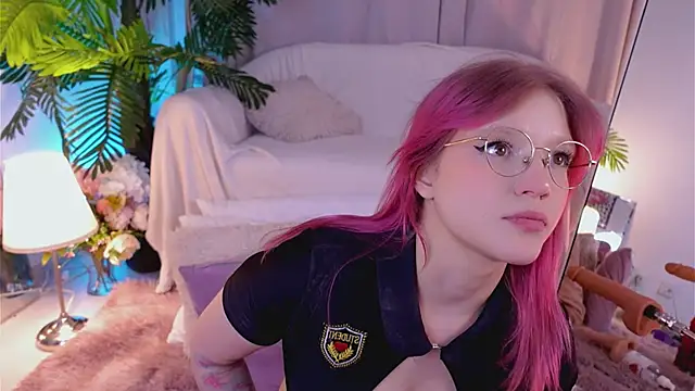 Snapshot of Crazy_Wine chatting on March 2025 07:04:02 PM Crazy Wine online show from March 2025 07:04:02 PM