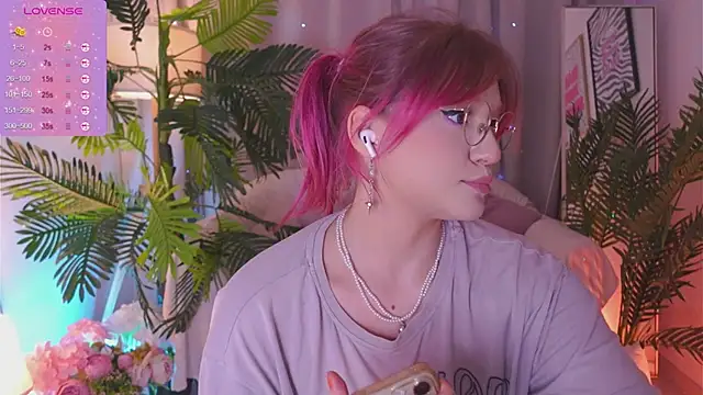 Snapshot of Crazy_Wine chatting on March 2025 02:34:02 PM Crazy Wine online show from March 2025 02:34:02 PM