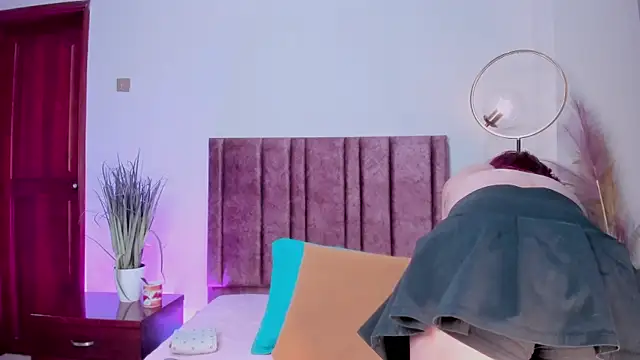 JupiteFox online show from May 2026 12:04:02 AM