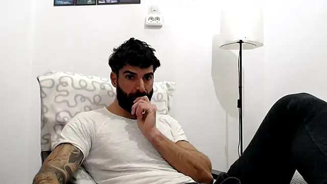 Verycutex online show from January 2026 07:01:01 AM