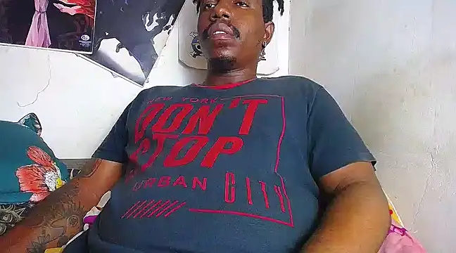 Snapshot of BlackRunning chatting on March 2025 03:06:01 PM BlackRunning online show from March 2025 03:06:01 PM