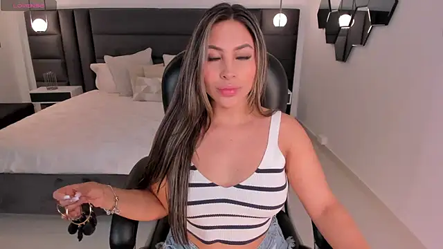 MiaRoberts1 online show from February 2025 07:41:01 PM