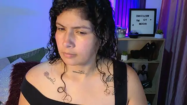 Lady Lo online show from February 2026 09:16:01 PM