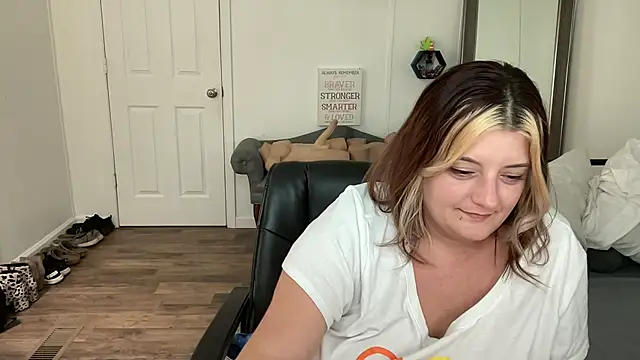 magicsparkles online show from February 2025 04:48:02 AM