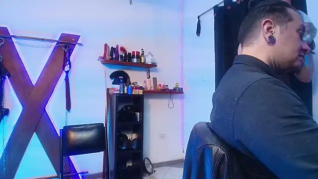 Snapshot of boy_n_girl chatting on December 2024 10:34:01 PM boy n girl online show from December 2024 10:34:01 PM