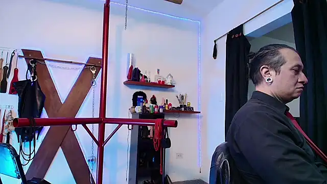 Snapshot of boy_n_girl chatting on February 2025 09:03:01 AM boy n girl online show from February 2025 09:03:01 AM