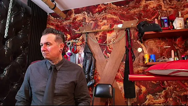 Snapshot of boy_n_girl chatting on November 2025 06:31:02 PM boy n girl online show from November 2025 06:31:02 PM