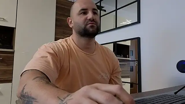 moonjoey online show from April 2026 05:54:01 AM