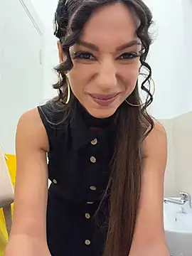  MiaQueen  online show from July 2026 08:41:02 PM