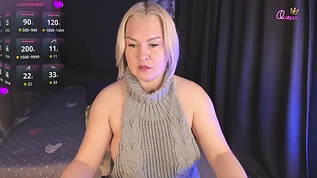 Snapshot of YolandaKiss chatting on April 2026 08:36:02 PM YolandaKiss online show from April 2026 08:36:02 PM