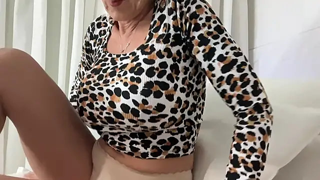 Reyna63 online show from May 2026 08:36:02 PM