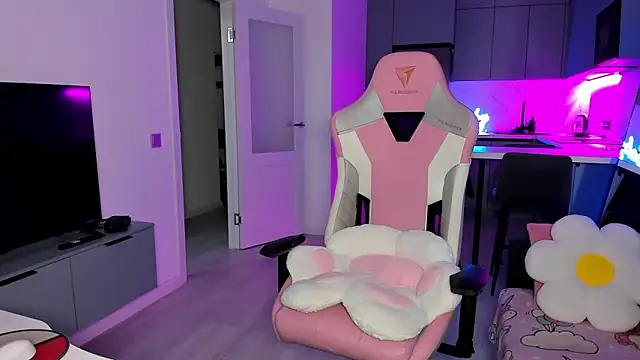 wow lovie online show from February 2026 04:40:02 AM