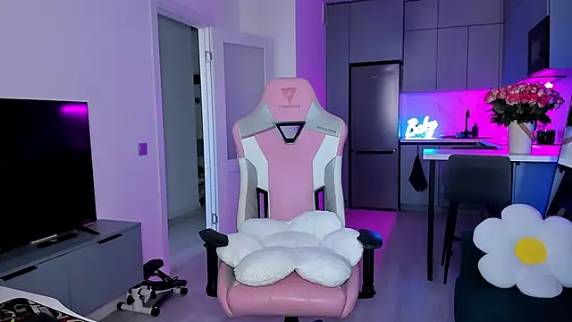 wow lovie online show from April 2026 05:23:01 AM