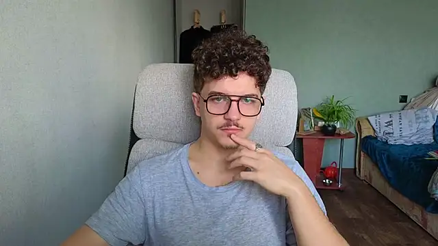 Remy Miles online show from November 2025 08:46:02 AM