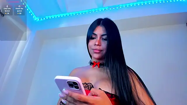 Snapshot of divinesalome chatting on March 2025 08:29:02 PM divinesalome online show from March 2025 08:29:02 PM