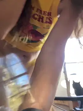 Snapshot of KittyWhispers chatting on January 2025 04:32:02 PM KittyWhispers online show from January 2025 04:32:02 PM