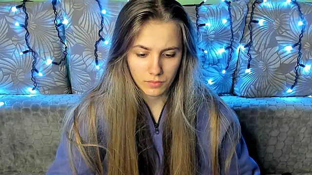 Snapshot of MaggieCake chatting on December 2024 12:39:01 AM MaggieCake online show from December 2024 12:39:01 AM