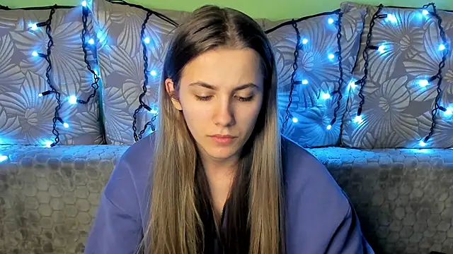 Snapshot of MaggieCake chatting on December 2024 01:05:01 AM MaggieCake online show from December 2024 01:05:01 AM