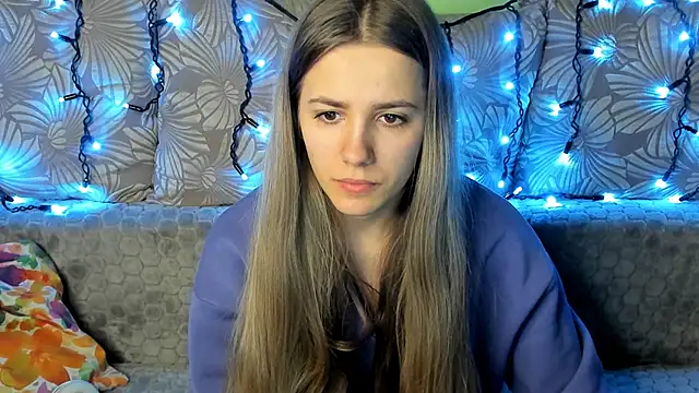 Snapshot of MaggieCake chatting on December 2024 04:12:02 AM MaggieCake online show from December 2024 04:12:02 AM