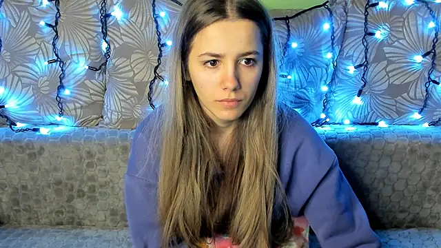 Snapshot of MaggieCake chatting on December 2024 03:26:02 AM MaggieCake online show from December 2024 03:26:02 AM