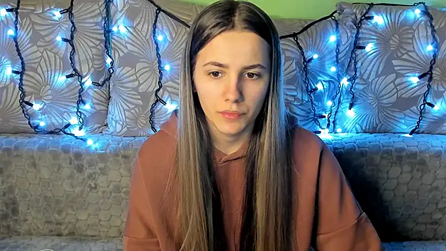 Snapshot of MaggieCake chatting on December 2024 01:00:02 AM MaggieCake online show from December 2024 01:00:02 AM