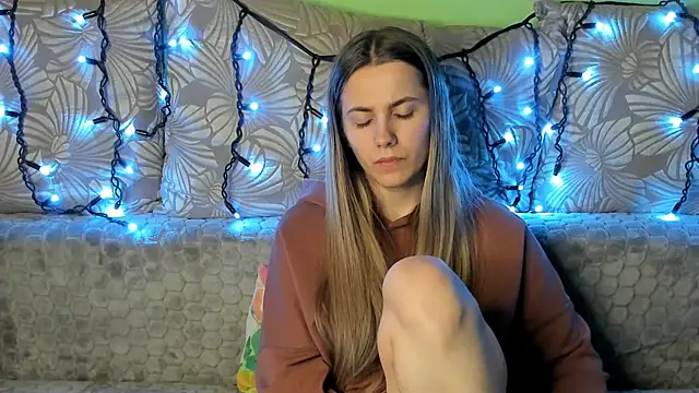 Snapshot of MaggieCake chatting on December 2024 04:04:02 AM MaggieCake online show from December 2024 04:04:02 AM