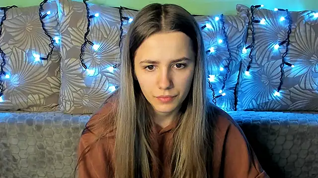 Snapshot of MaggieCake chatting on December 2024 01:58:02 AM MaggieCake online show from December 2024 01:58:02 AM