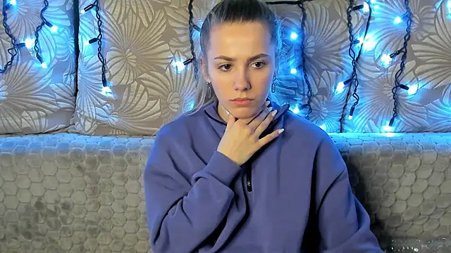 Snapshot of MaggieCake chatting on January 2025 09:19:01 AM MaggieCake online show from January 2025 09:19:01 AM