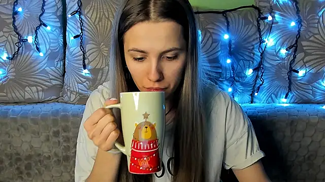 Snapshot of MaggieCake chatting on January 2025 01:25:02 AM MaggieCake online show from January 2025 01:25:02 AM