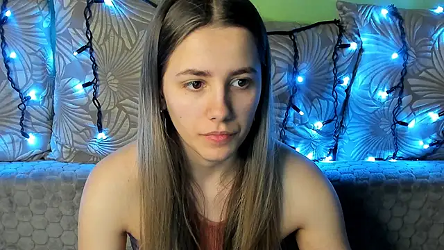 Snapshot of MaggieCake chatting on January 2025 02:26:02 AM MaggieCake online show from January 2025 02:26:02 AM